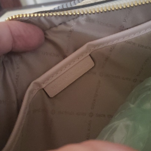 Nwt Michael Kors crossbody bag - Picture 3 of 5